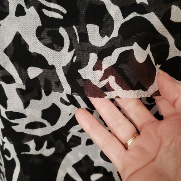 Alfani women's pullover top, size petite large, black grey print - Picture 3 of 5